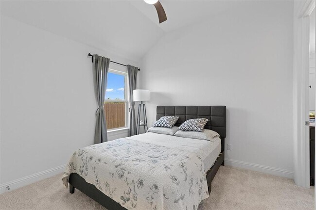 Building Photo - 20240 Smedley Dr