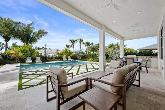 Building Photo - 13621 Le Christine Dr