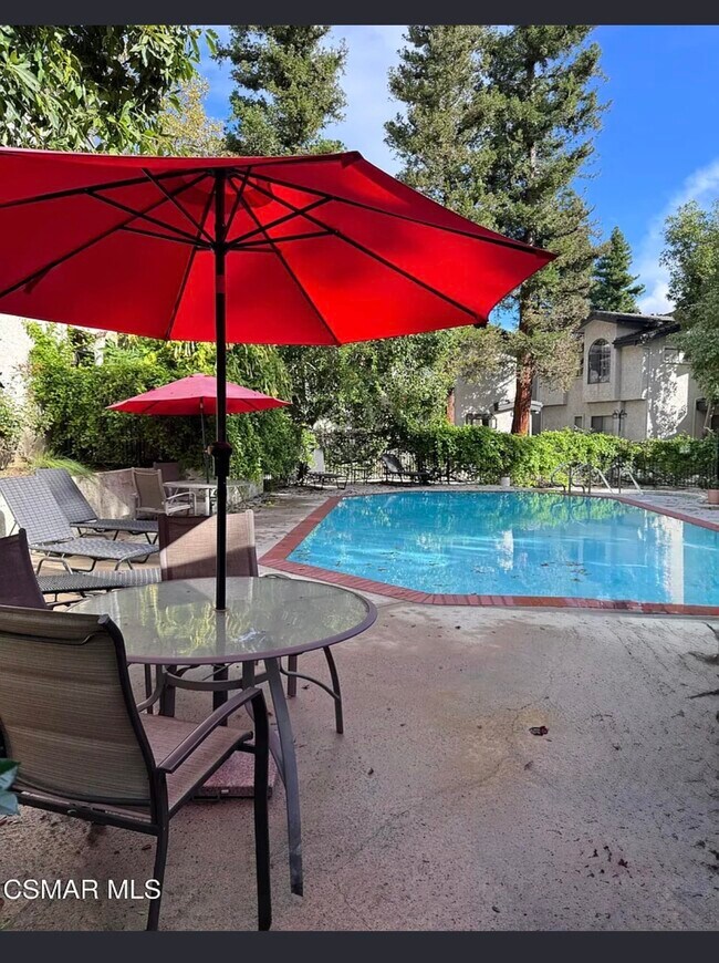 Building Photo - 5714 Skyview Way