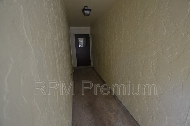 Building Photo - 5157 Cumberland Cove Dr