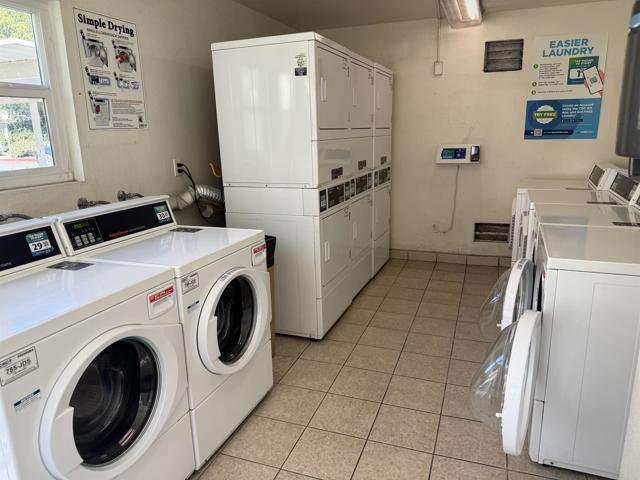 Building Photo - 3565 Grove St