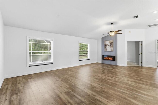 Building Photo - 4501 N Rushmore Loop