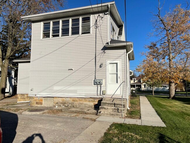 Back door entrance to basement and kitchen - 661 N Washington St