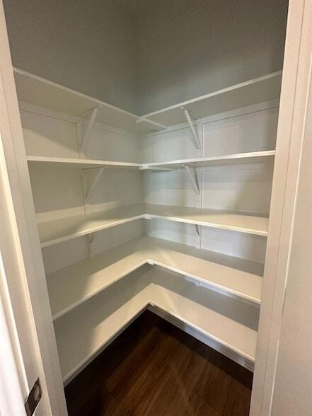 Building Photo - 121 Seminole Dr