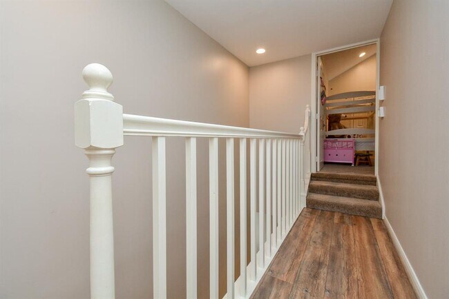 Building Photo - 2600 Nantucket Dr