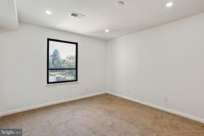 Building Photo - 6317 Park Heights Ave