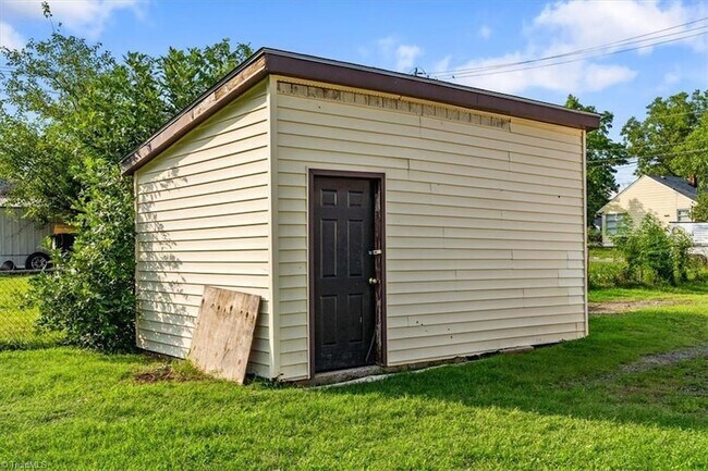 Building Photo - 1404 Denim Rd