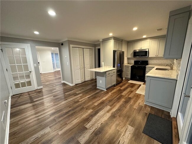 Building Photo - 2953 Lexington Trace Dr