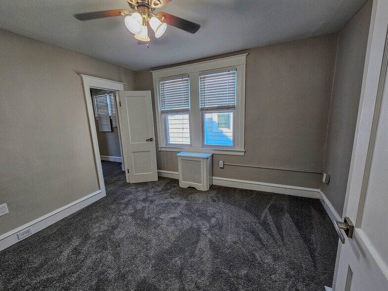 Building Photo - 740 Church Ln