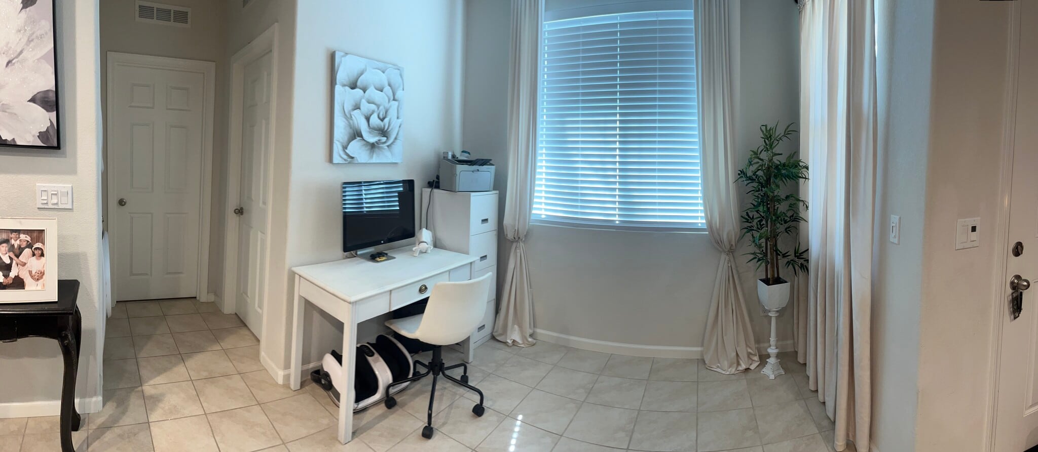 Building Photo - 1432 S Hart Dr