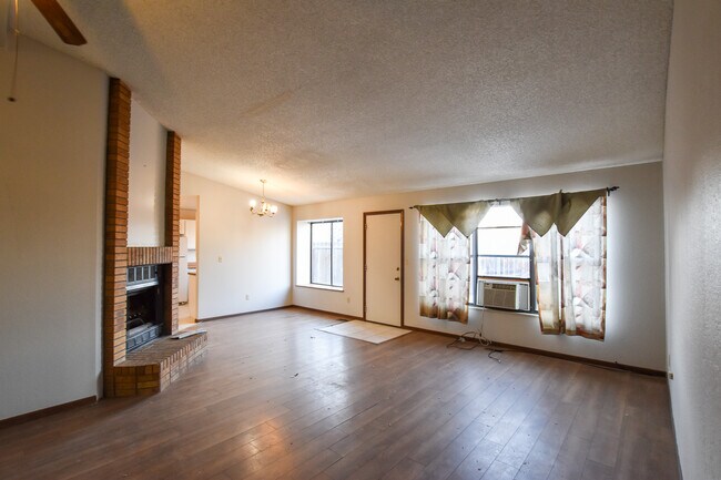 Building Photo - 3355 Mirage Dr