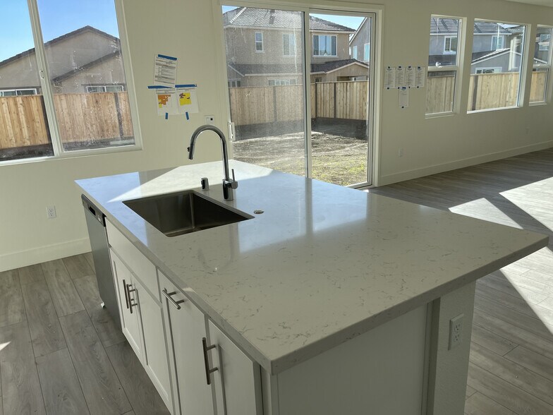 Building Photo - 5418 Paularo Way