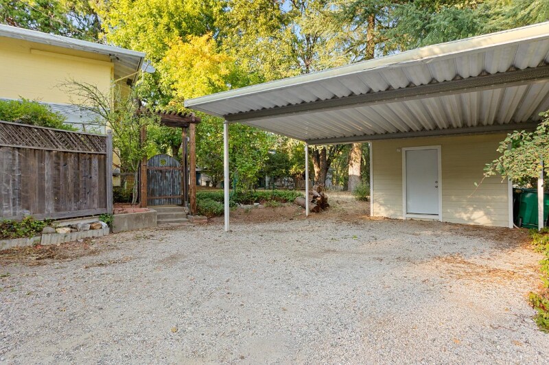 Building Photo - 3145 Sheridan St