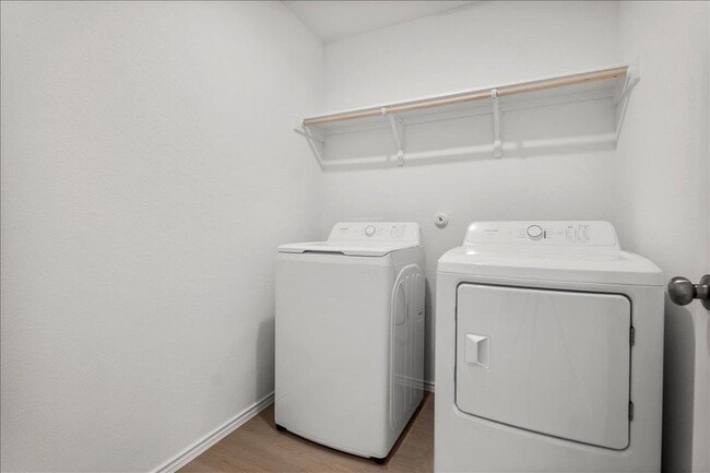 Building Photo - 212 Seven Seas Dr