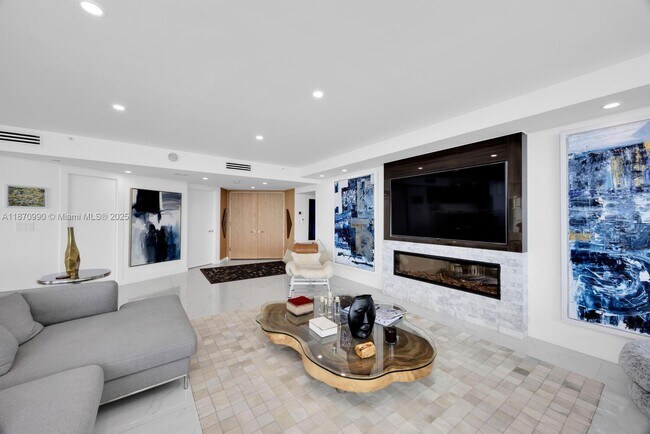 Building Photo - 2127 Brickell Ave