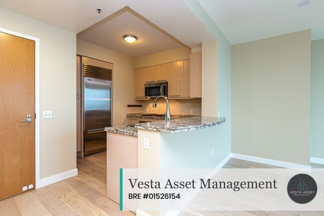 Building Photo - Luxurious High-Rise Living with Iconic San Francisco Views