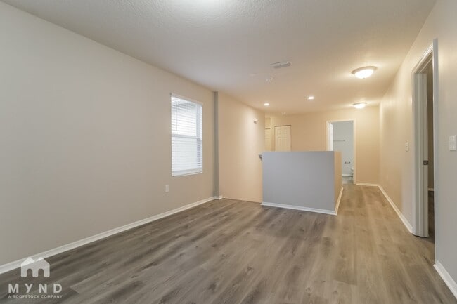 Building Photo - 2724 Breezy Meadow Rd