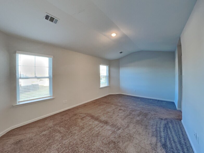 Building Photo - 34 Red Robin Ct