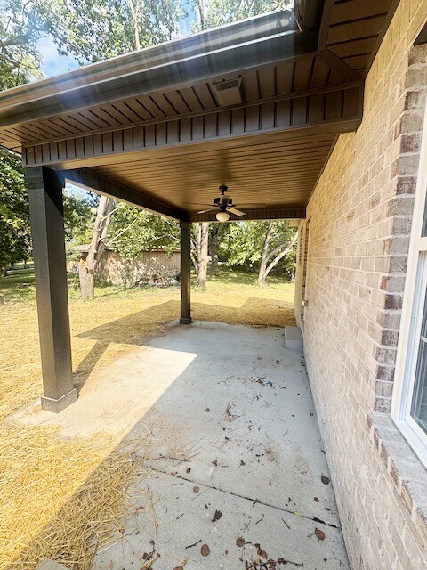Building Photo - 890 Cumberland Dr