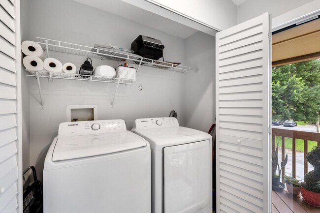 Building Photo - 13155 Chadwick Ct