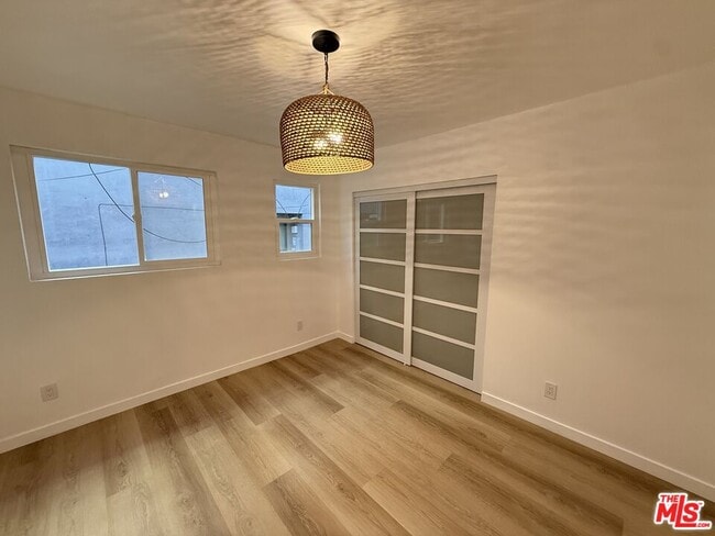 Building Photo - 1333 N Fuller Ave