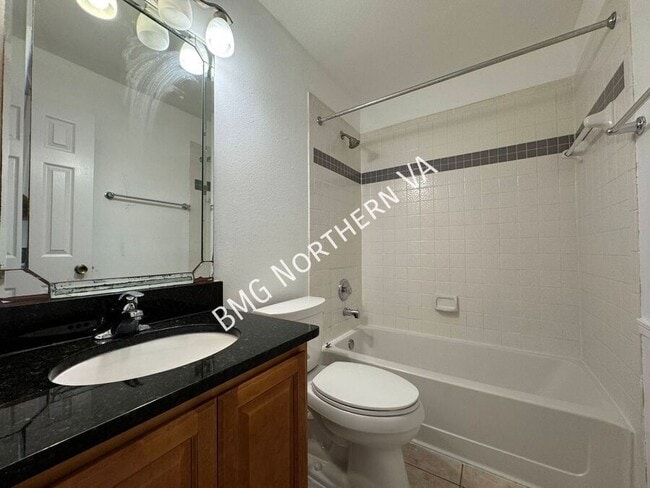 Building Photo - 3305 Wyndham Cir