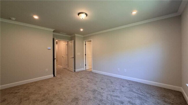 Building Photo - 3235 Cherry Dr