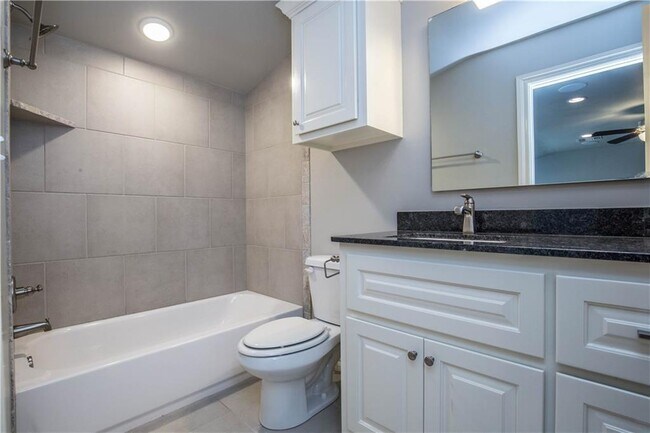 Building Photo - 2024 Sweetgrass Cir