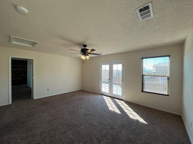 Building Photo - Roomy 3 Bedroom 2 Bathroom Home In Los Lunas!