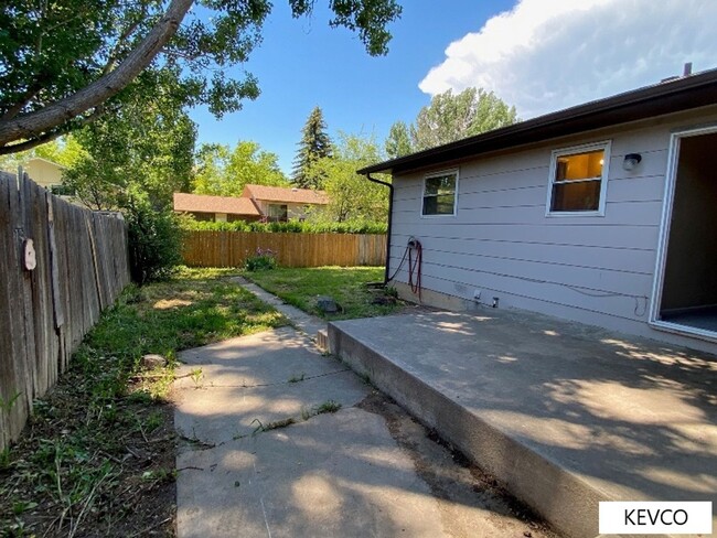 Building Photo - Three Bedroom House Near CSU Vet School