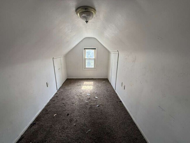 Building Photo - 3-BED, 1 BATH BEAUTIFUL SINGLE- FAMILY HOME IN MAPLE HEIGHTS!.