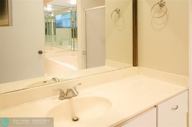 Building Photo - 8638 Eagle Run Dr