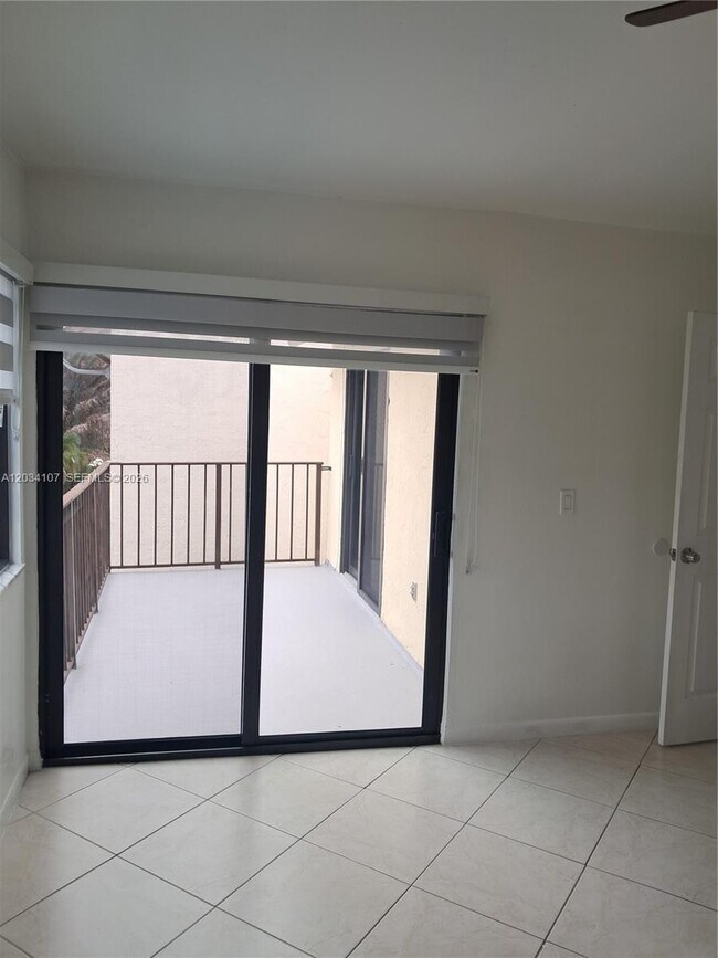 Building Photo - 9645 SW 148th Pl