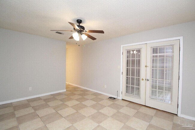 Building Photo - 5250 Powrie Dr
