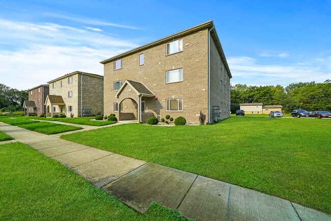 Building Photo - 13906 Central Park Ave