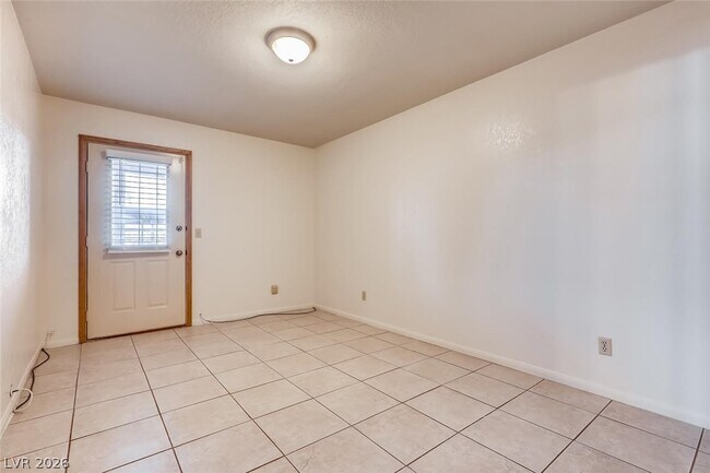 Building Photo - 3771 Shirebrook Dr