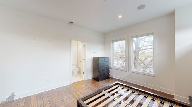 Building Photo - 1103 9th St NE