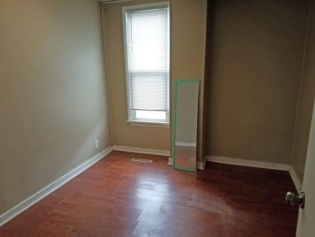 Building Photo - swing1811