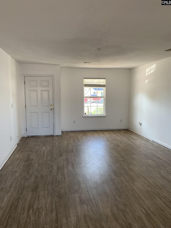 Building Photo - 1203 Waverly Pl Dr