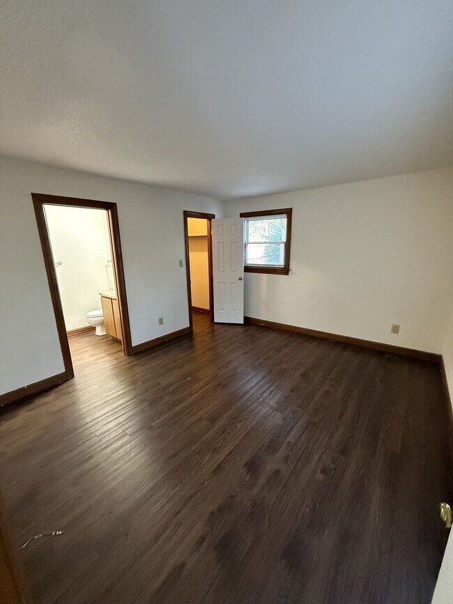 Building Photo - 3527 Ivy Commons Dr