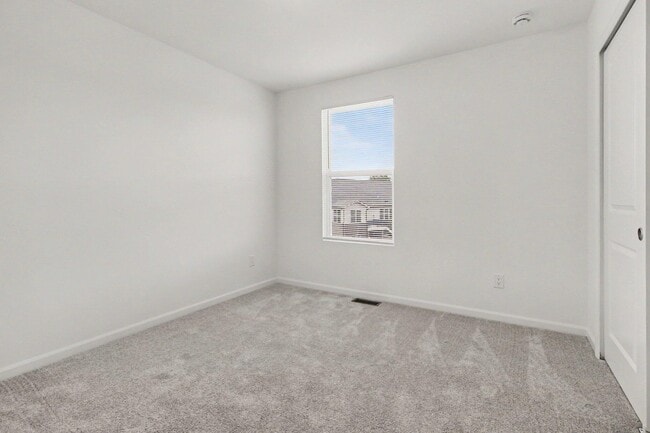 Building Photo - 5660 Corgi Dr