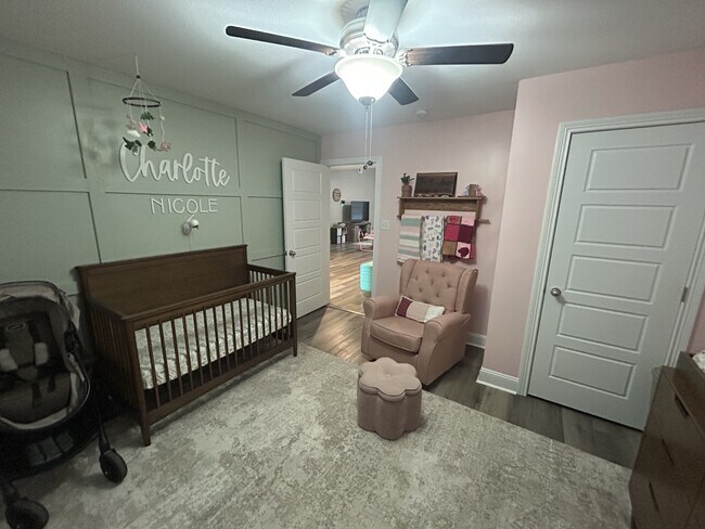 Building Photo - 513 Burgess CT