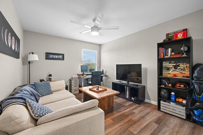 Building Photo - 1414 Strickland Dr