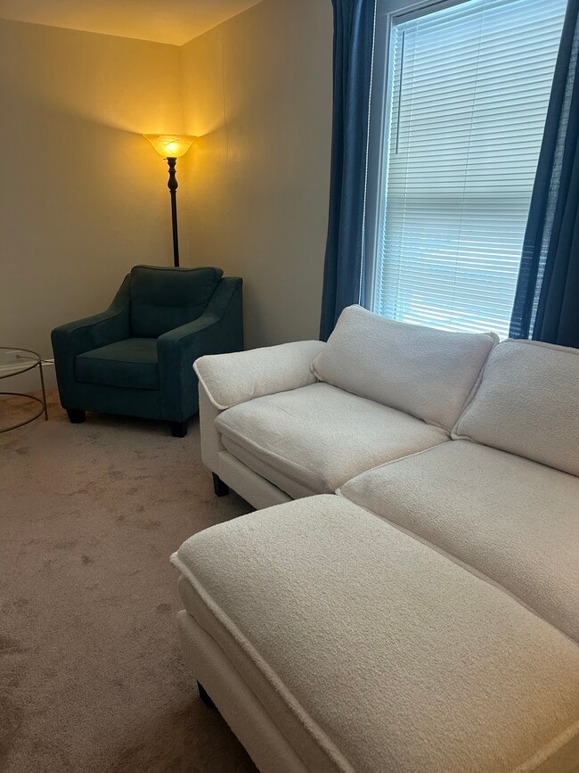 Building Photo - 84 Kimball St