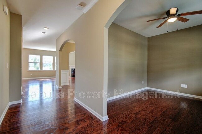 Building Photo - 16125 Hammersmith Farm Dr