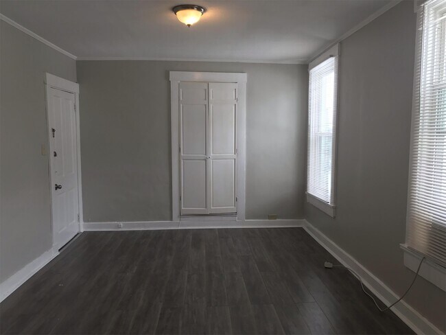 Building Photo - 5848 Montgomery Rd