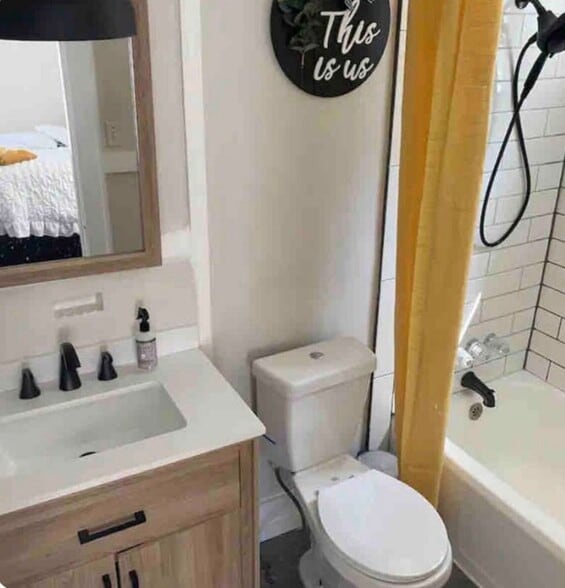 Bathroom - 2710 Winburn Ter