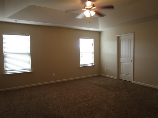 Building Photo - 220 Bandelier Cir