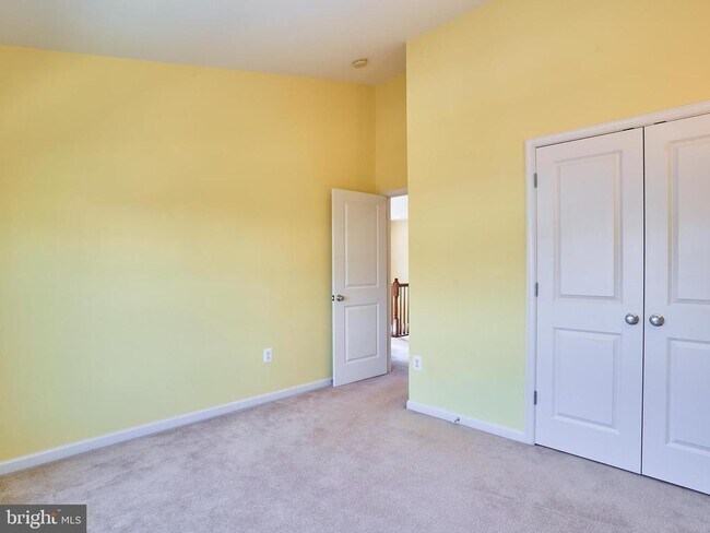 Building Photo - 41625 Broxbourne Terrace