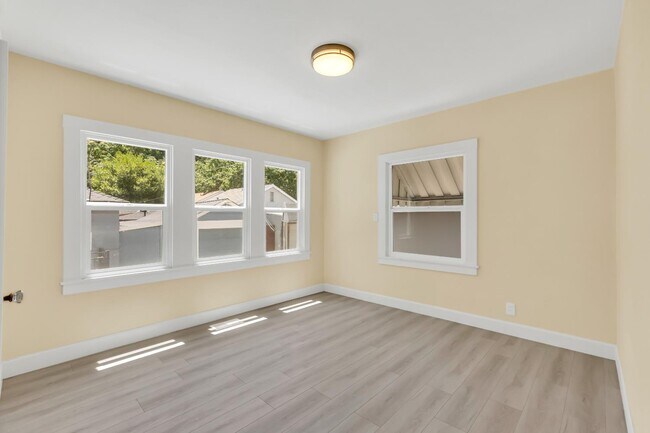 Building Photo - 2114 23rd St